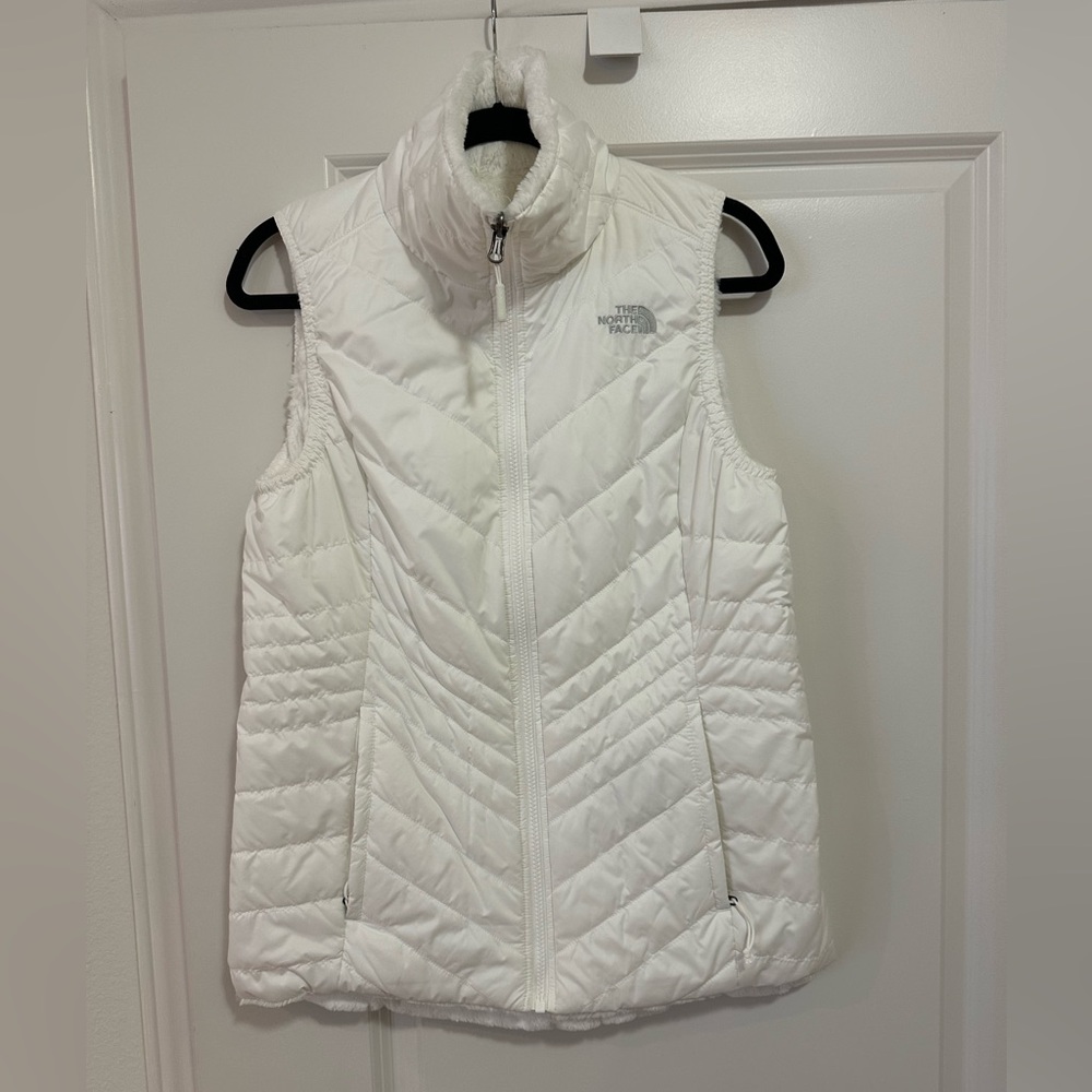 North Face Reversible White Puffer/Fuzzy Vest, Size Medium